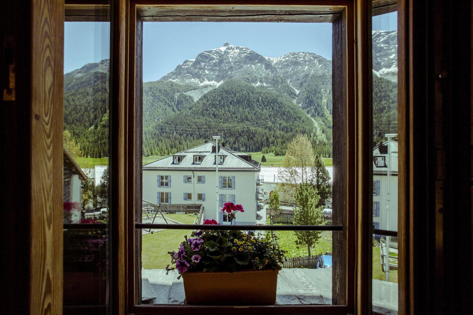 Hotel Chesa Stuva Colani Madulain Exterior foto
